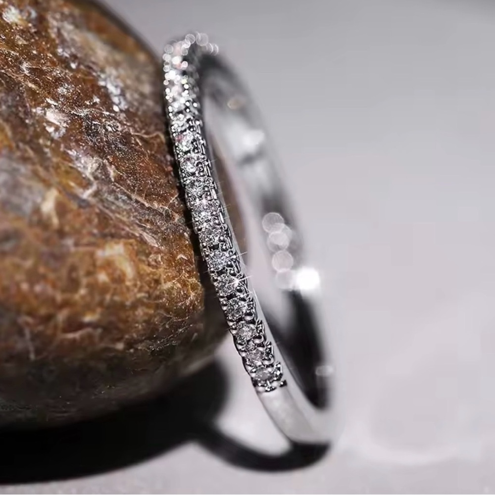 Elegant .925 Sterling  Silver Crystal Band Size 7